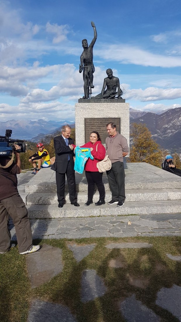 ConsegnaMaglia_Ciceri_Scotti_AntonioMolteniPresidenteMuseo3