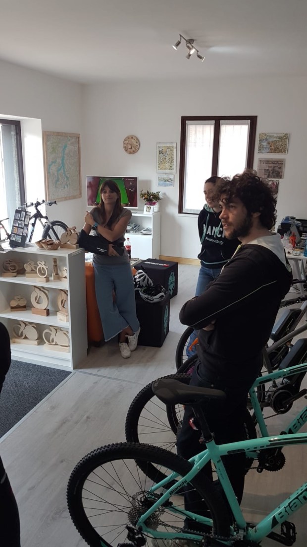 af7ec0c8-b90a-4c88-9b84-754c91aaf499